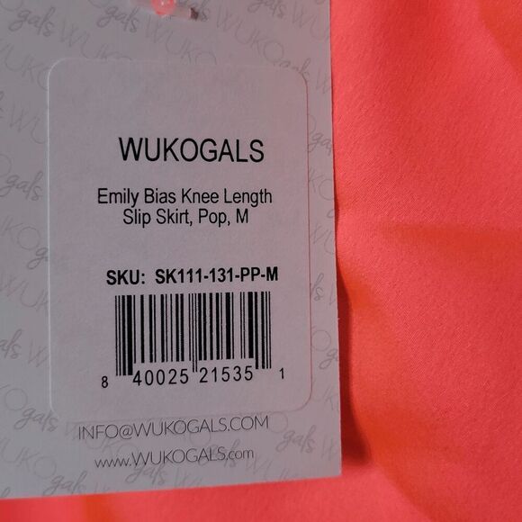 Wuko gals NWT Satin Midi Skirt Pull on Coral Size Medium - Picture 4 of 6